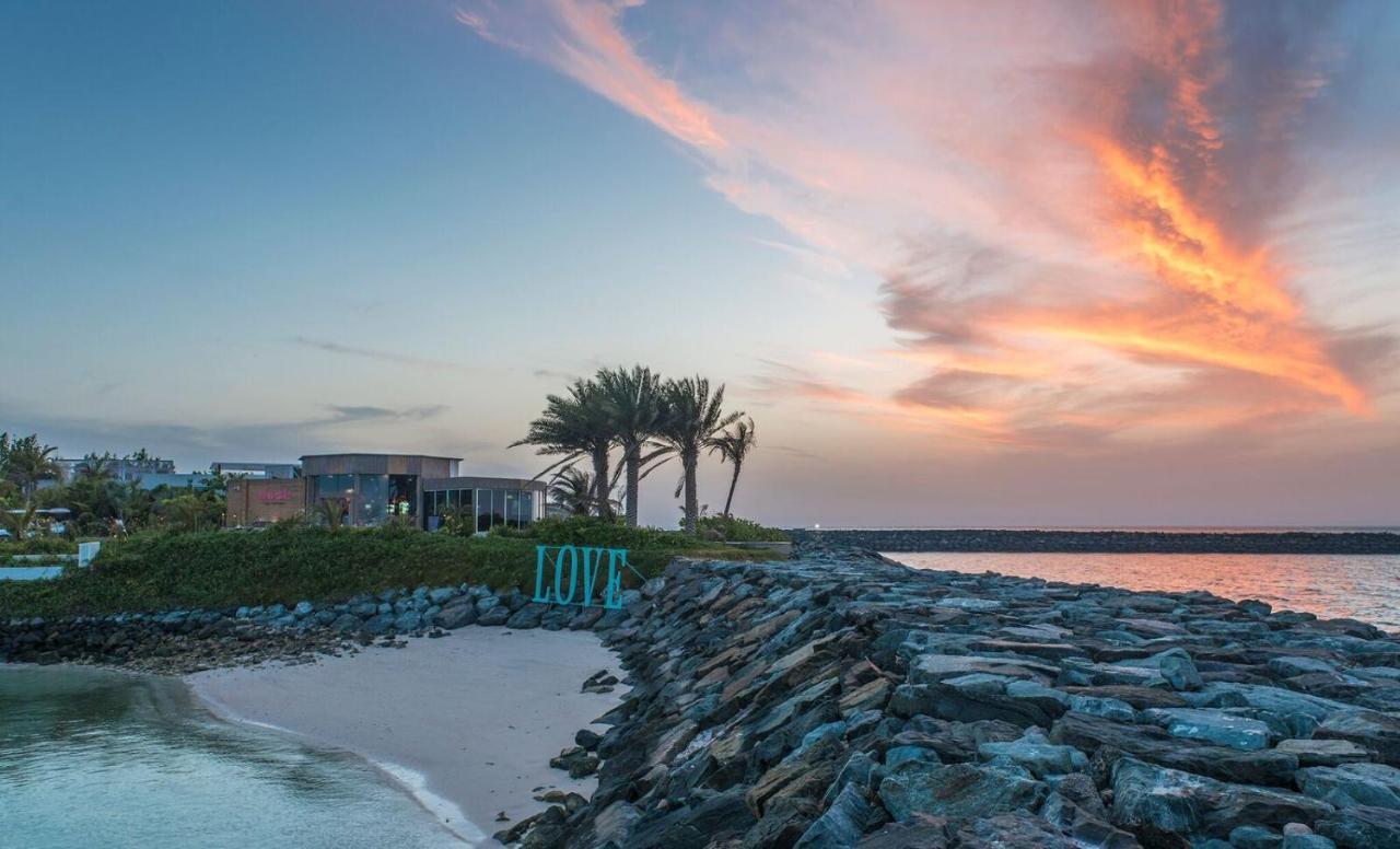 Nurai Island, Saadiyat Otel Abu Dabi Dış mekan fotoğraf Sunset at Al Bandar, Al Reef, Abu Dhabi